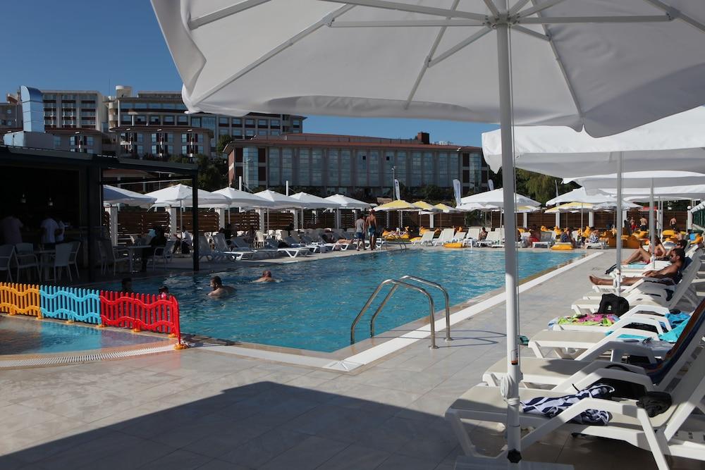 Ucar Royal Hotel Ve Konferans Salonu Ağva Eksteriør bilde